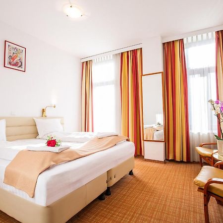 Hotel Dana 2 Сату-Маре Екстер'єр фото