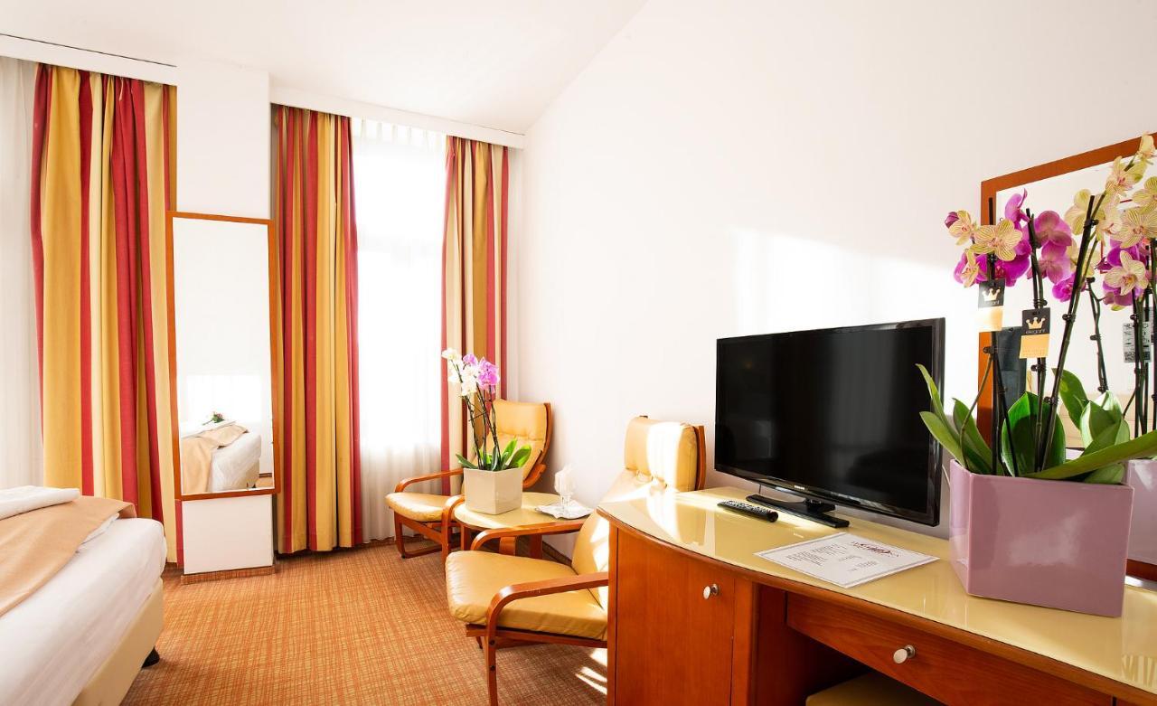 Hotel Dana 2 Сату-Маре Екстер'єр фото